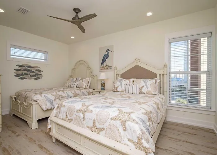 Breezyville Northeast Sun 12br Holiday home