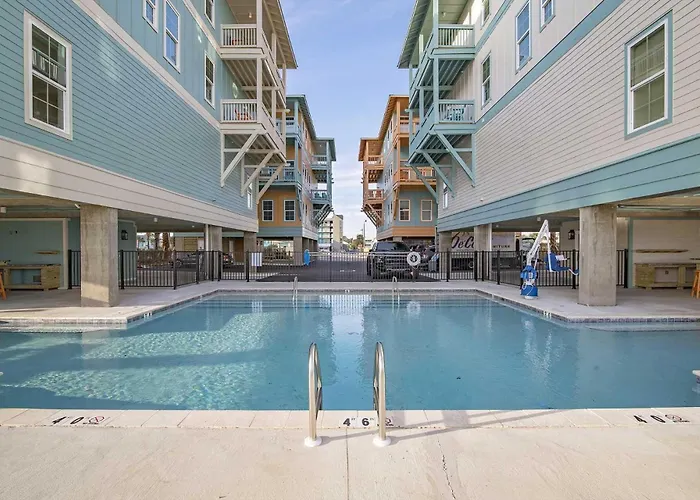 Breezyville Northeast Sun 12br Holiday home