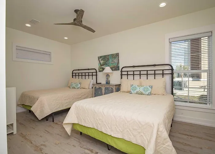 Breezyville Northeast Sun 12br Holiday home *