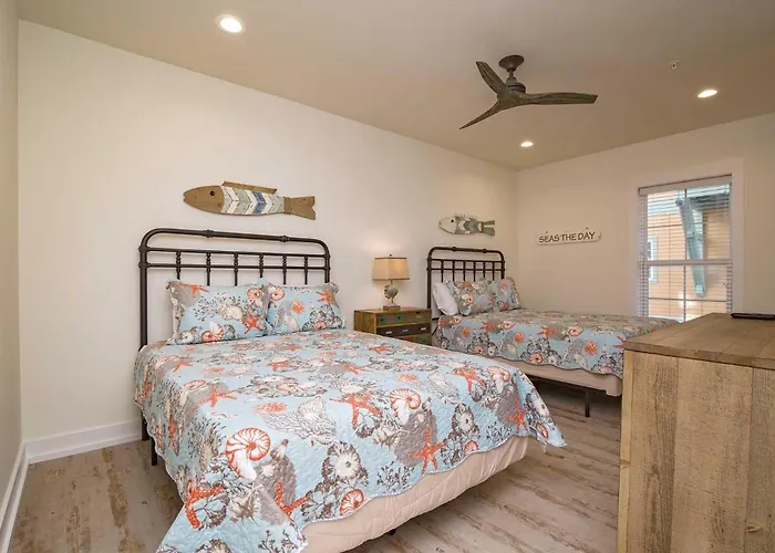Breezyville Northeast Sun 12br Holiday home *