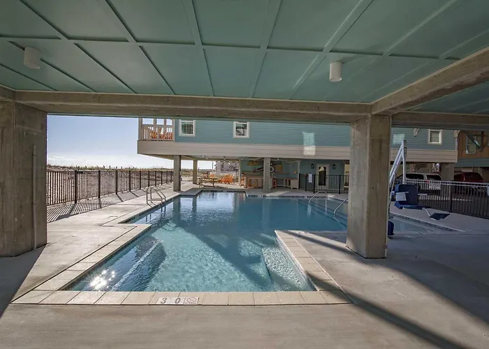 Breezyville Northeast Sun 12br Holiday home